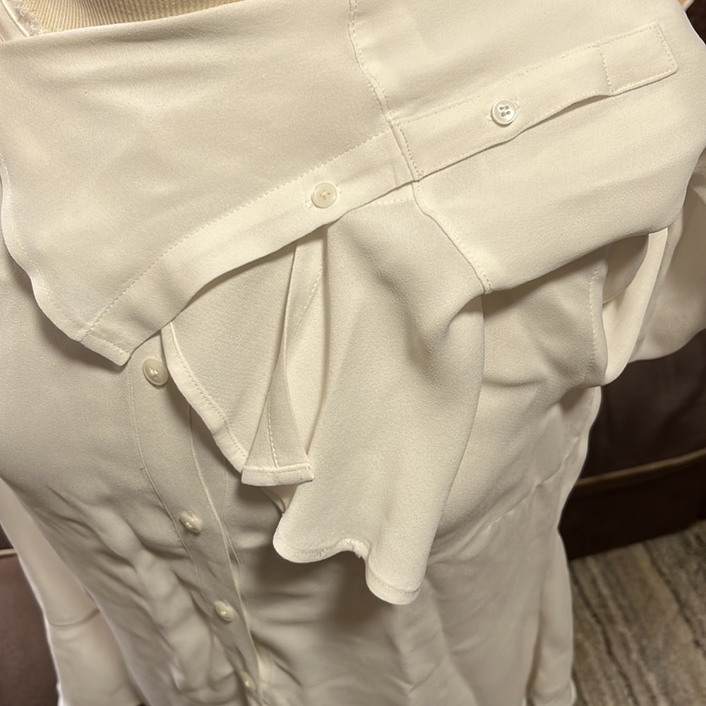 Club Monaco - Picture 7 of 10